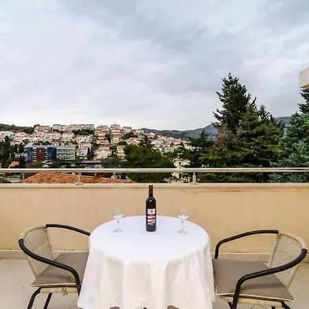 Apartment Nikola *