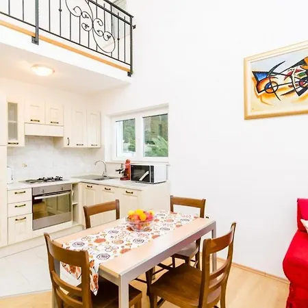 Apartment Nikola *