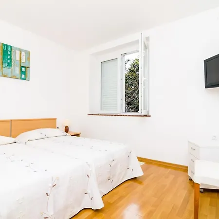Apartment Nikola *