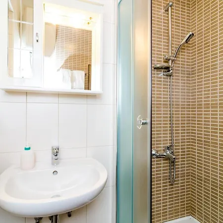 Nikola Apartment