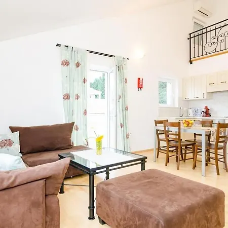 Apartment Nikola *
