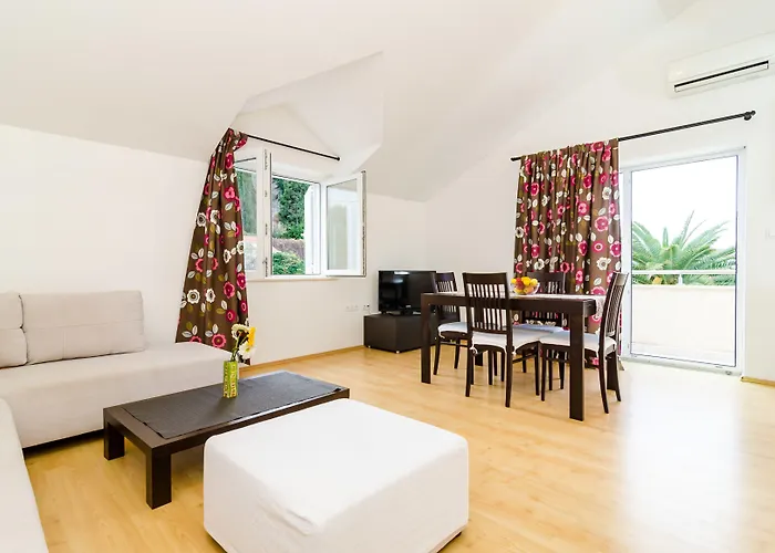 Nikola Apartment *