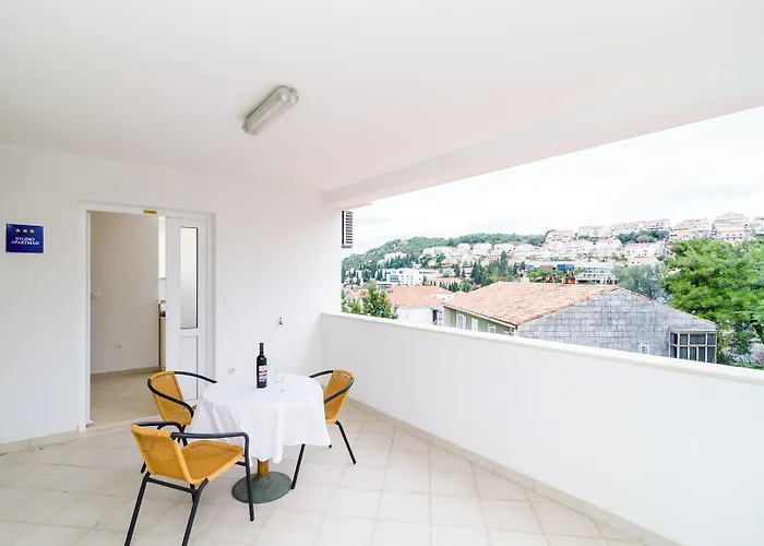 Apartment Nikola *